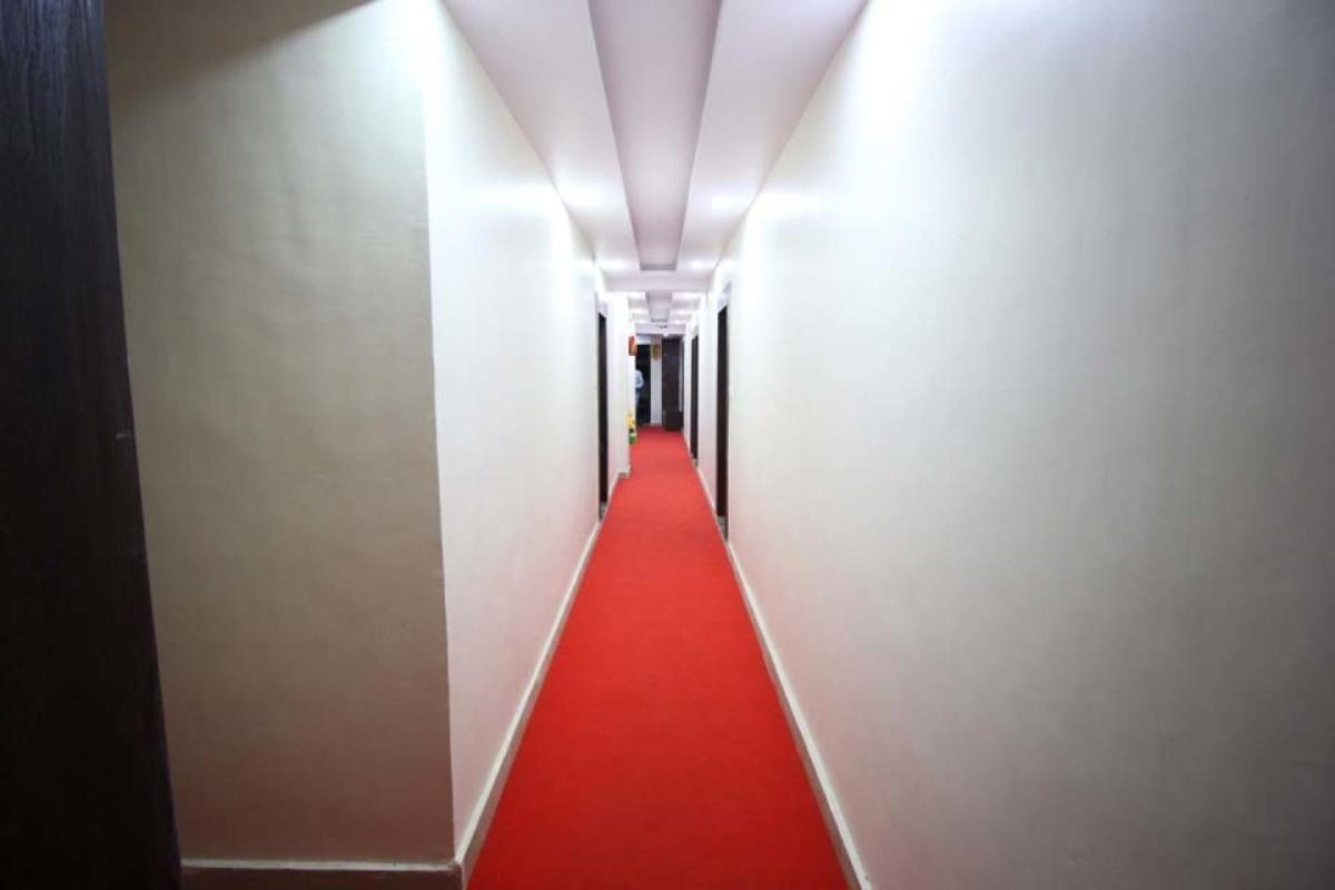 Hotel Raj Palace Ahmedabad Esterno foto